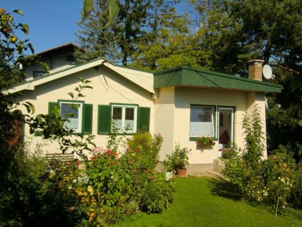 Ferienhaus Im Garten Mit Pool Viena